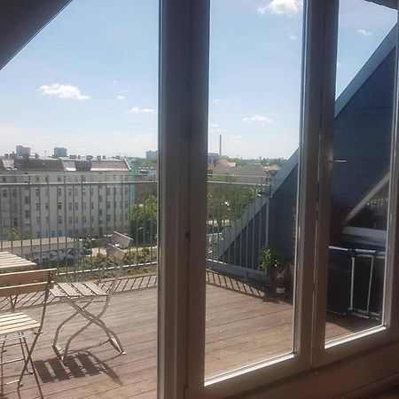 Helle Dachgeschosswohnung Fuer 8 Personen In Zentraler Lage Berlin Eksteriør bilde