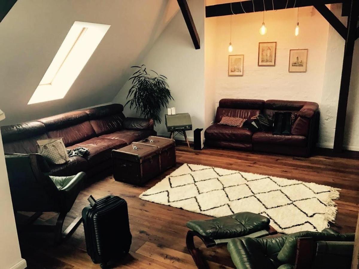 Helle Dachgeschosswohnung Fuer 8 Personen In Zentraler Lage Berlin Eksteriør bilde